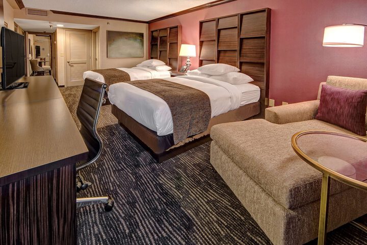 DoubleTree by Hilton Hotel Decatur Riverfront