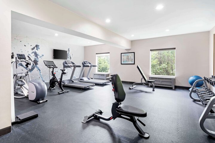 Best Western Plus Bourbonnais Hotel & Suites