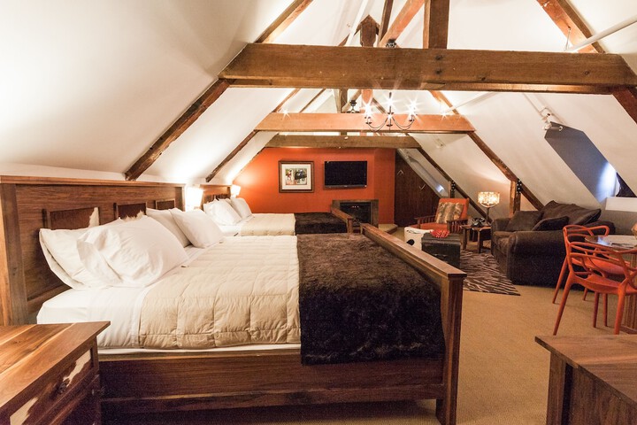 Room 33 of 39
