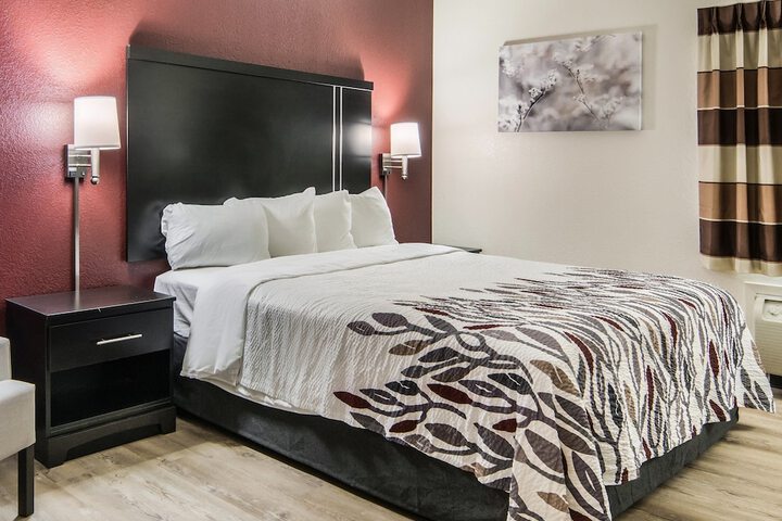 Room 15 of 28