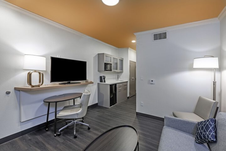 Room 33 of 51