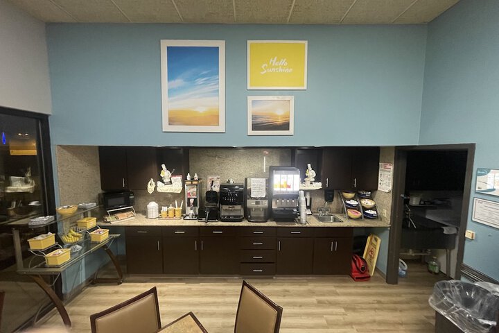 Breakfast/Coffee Service 29 of 35
