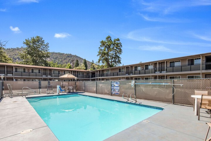 Pool 5 of 27