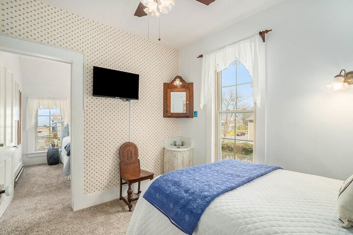 Room 71 of 128