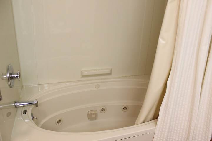 Hot Tub 89 of 94