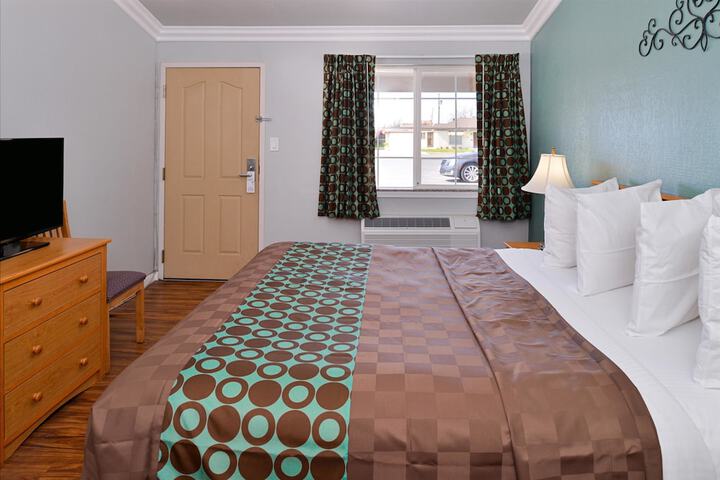 Room 13 of 27