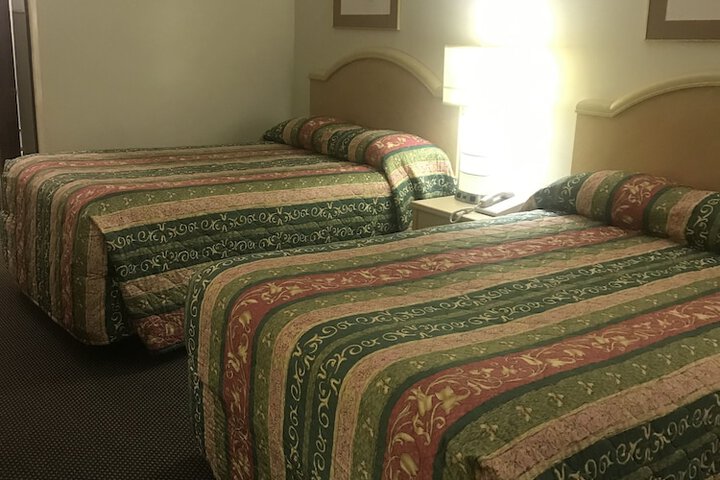 Room 10 of 34