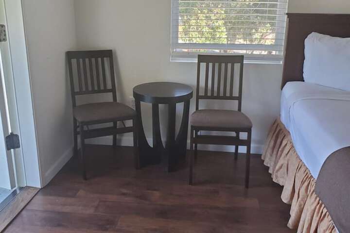 Room 34 of 71
