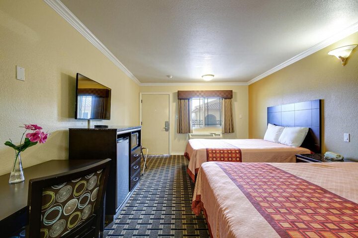 Room 15 of 23