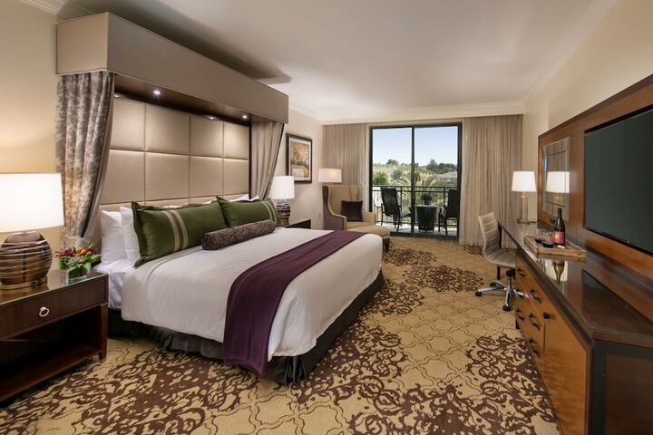Room 34 of 105