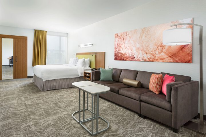 Room 15 of 37