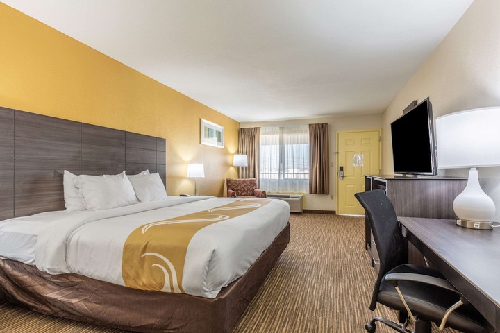 Room 15 of 36