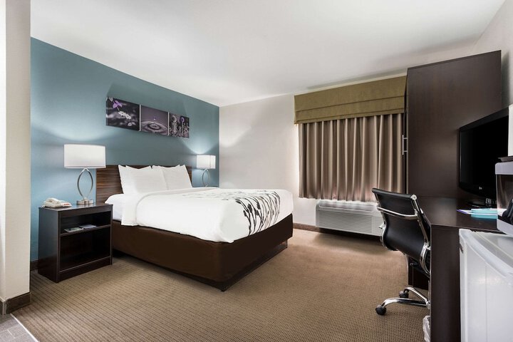 Room 28 of 33