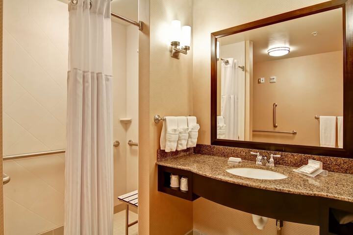 Hilton Garden Inn Woodbridge