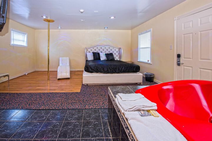Room 19 of 27