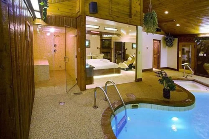 Sybaris Pool Suites Northbrook Adults Only