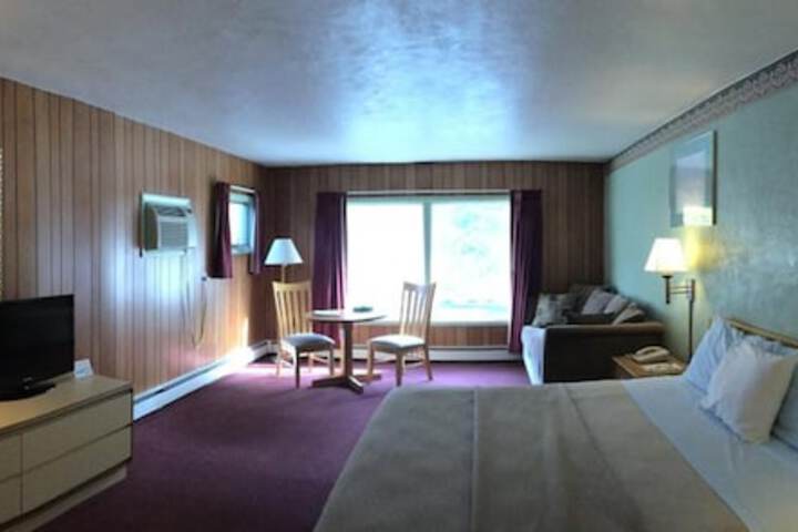 Room 7 of 30