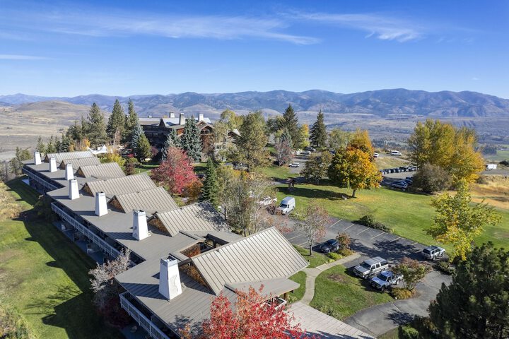 Sun Mountain Lodge