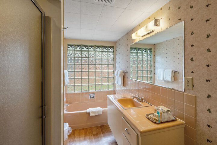 El Western Cabins & Lodges