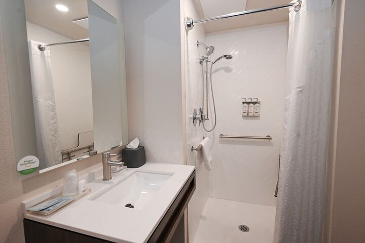 Holiday Inn Cleveland-Mayfield by IHG