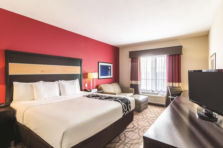 La Quinta Inn & Suites by Wyndham Fargo-Medical Center