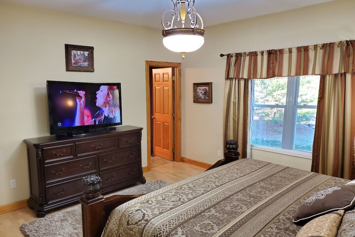 Room 12 of 25