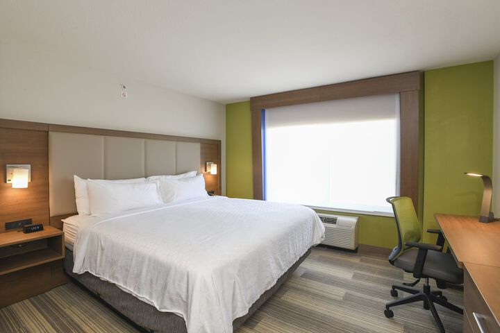 Room 18 of 48