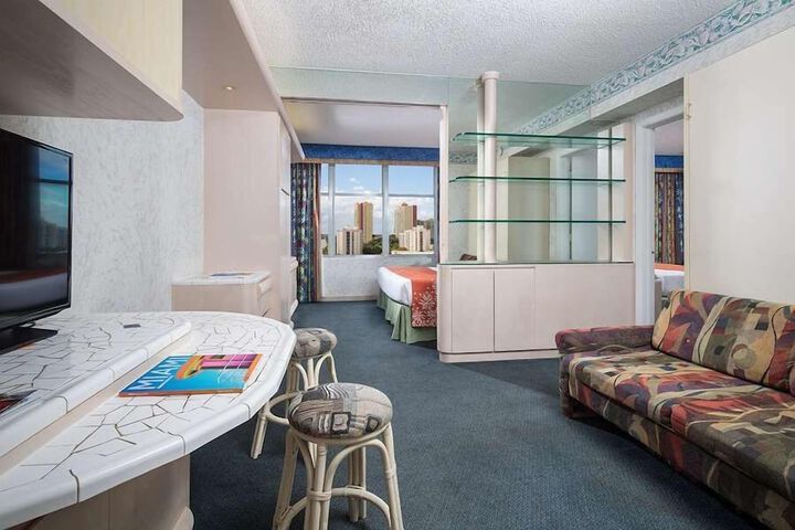 Room 27 of 61
