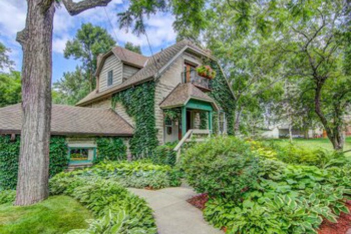 James Mulvey Carriage House Inn