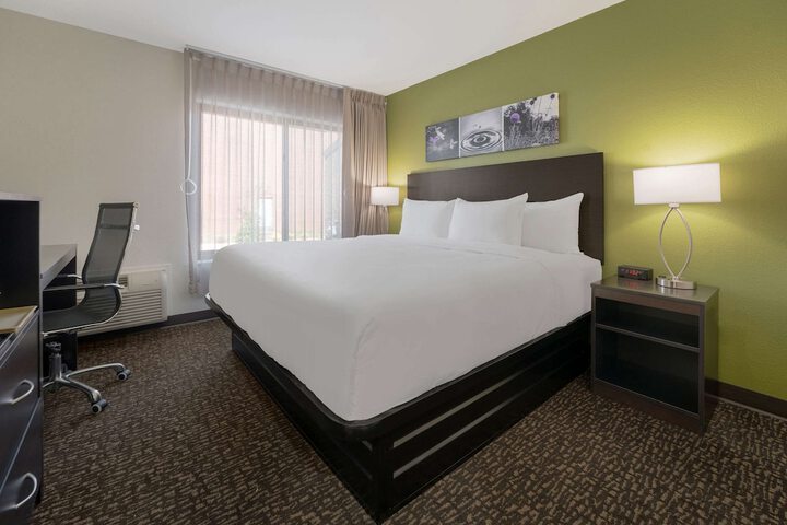 Room 3 of 23
