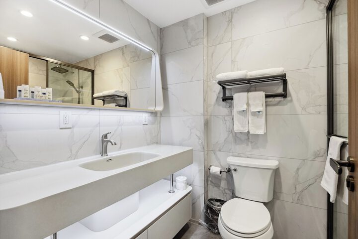 Ramada by Wyndham Flushing Queens