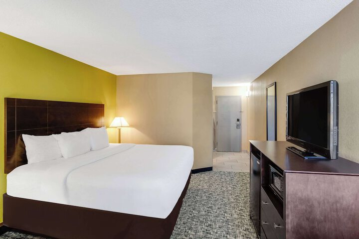 Room 20 of 35