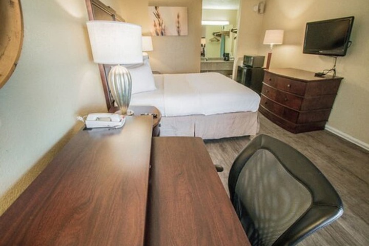 Room 26 of 28