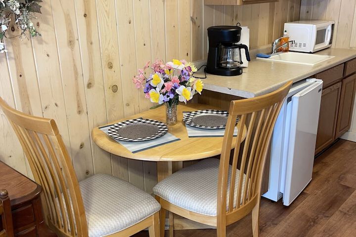 Mountain Aire Cottages Inn & Glamping