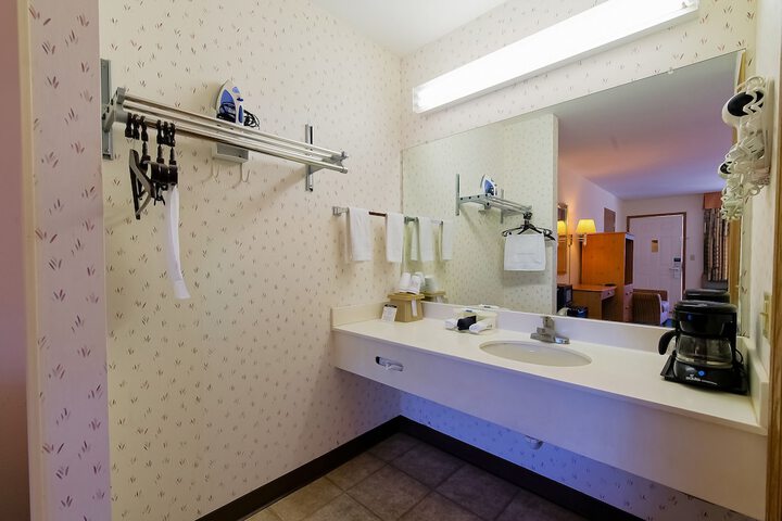 Room 22 of 111