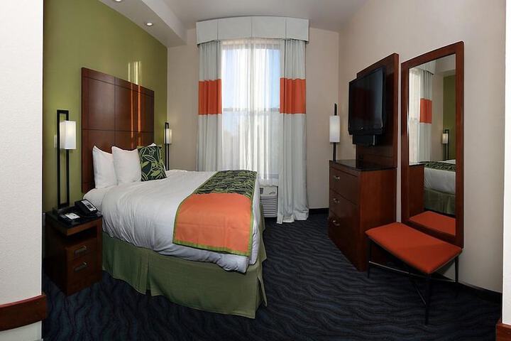 Room 22 of 39