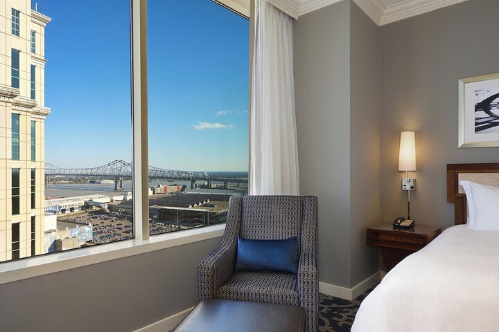 Room 32 of 53