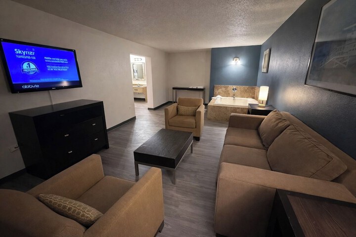 Express Inn & Suites