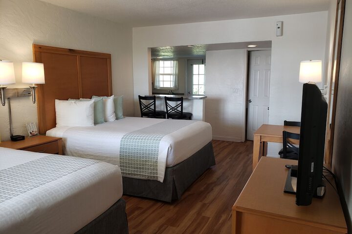 Room 17 of 33