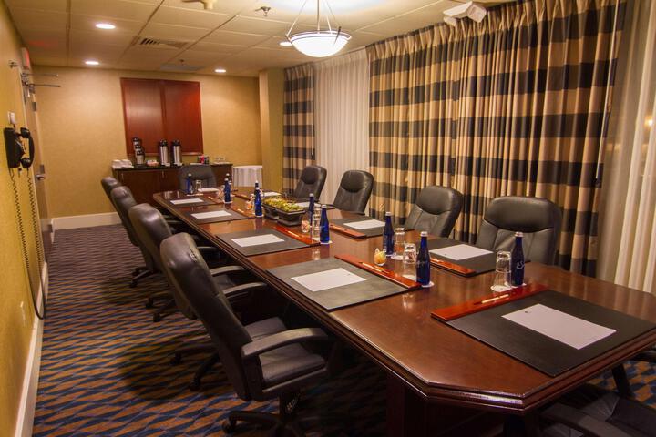 DOUBLETREE BY HILTON NORWALK