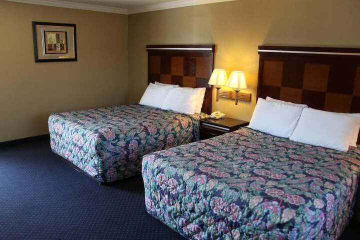 Room 4 of 10