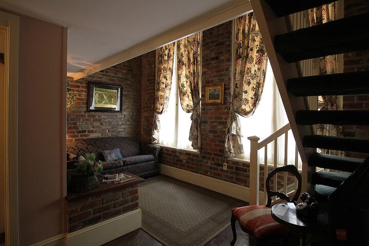Room 25 of 79