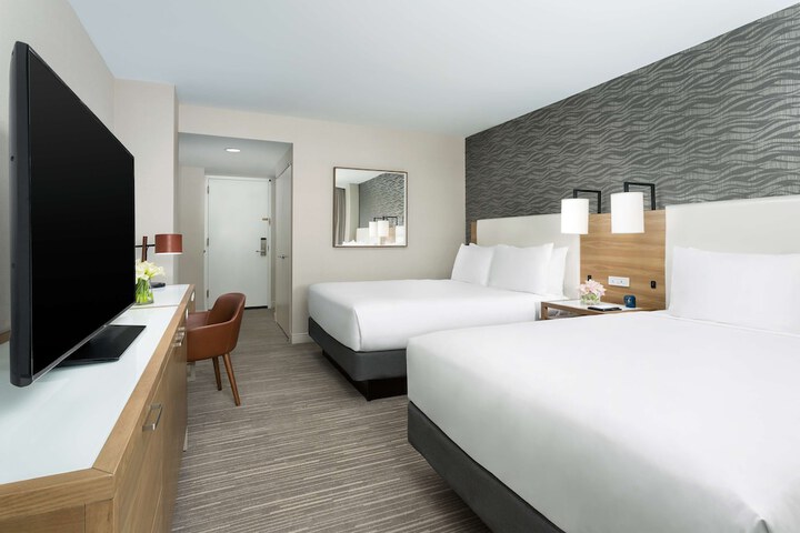 Room 33 of 103