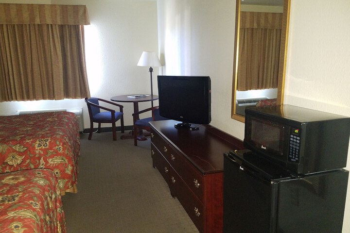 Room 15 of 25