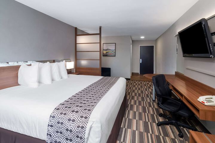 Room 14 of 26