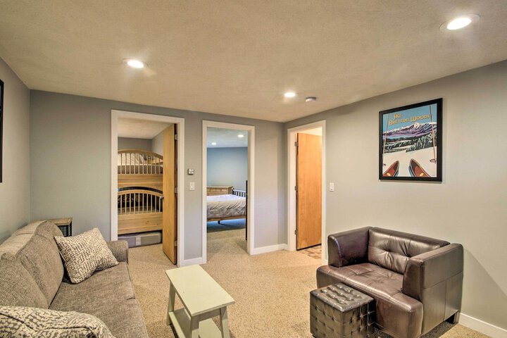 Bartlett Condo w / Mtn-view Deck 1 Mi to Skiing!