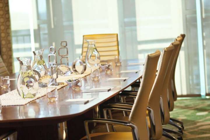 Renaissance Arlington Capital View Hotel