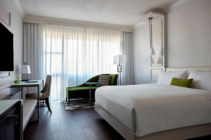 Room 25 of 60