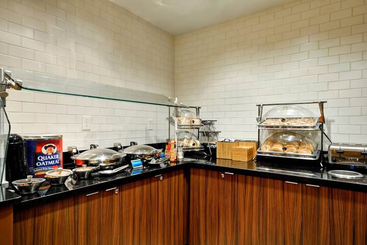 Breakfast/Coffee Service 20 of 24