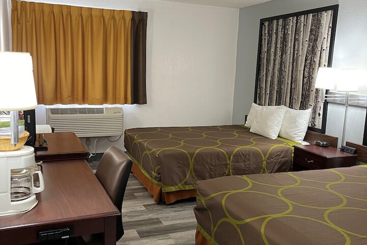 Super 8 by Wyndham Trinidad